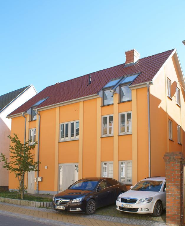 Apartment Yachthafen Waren Exteriör bild