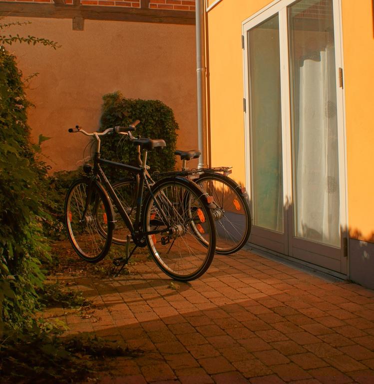 Apartment Yachthafen Waren Exteriör bild