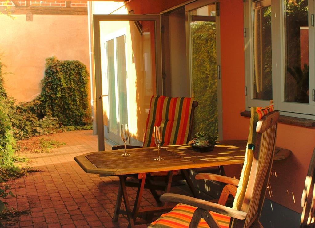 Apartment Yachthafen Waren Exteriör bild