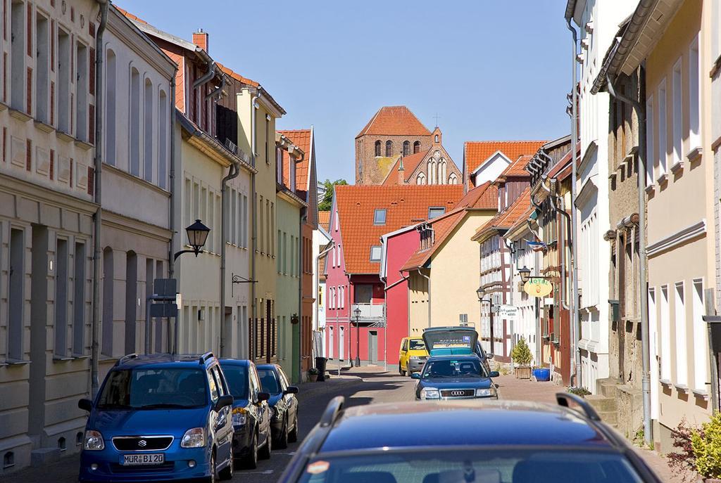 Apartment Yachthafen Waren Exteriör bild